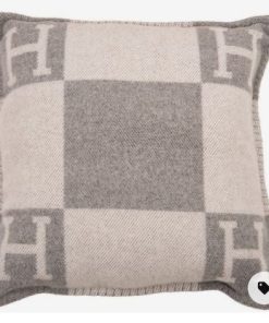 H pillow light grey